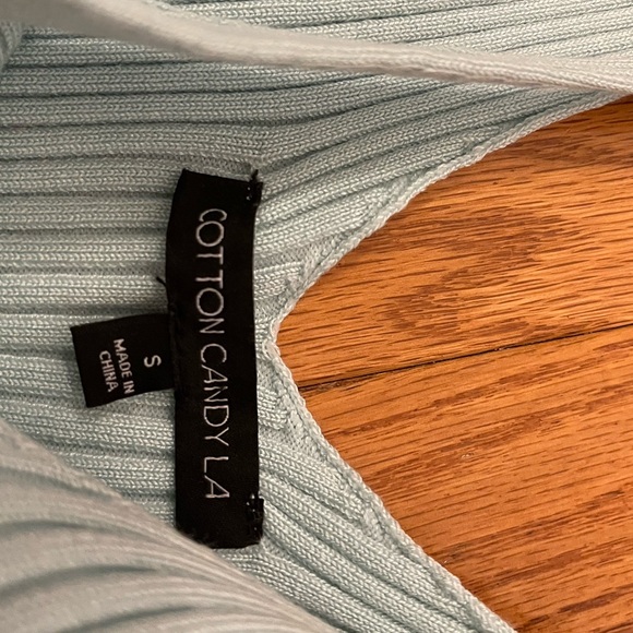 Size small tank top from Opal and Oak Boutique. Worn once. Straps are long - Picture 3 of 3